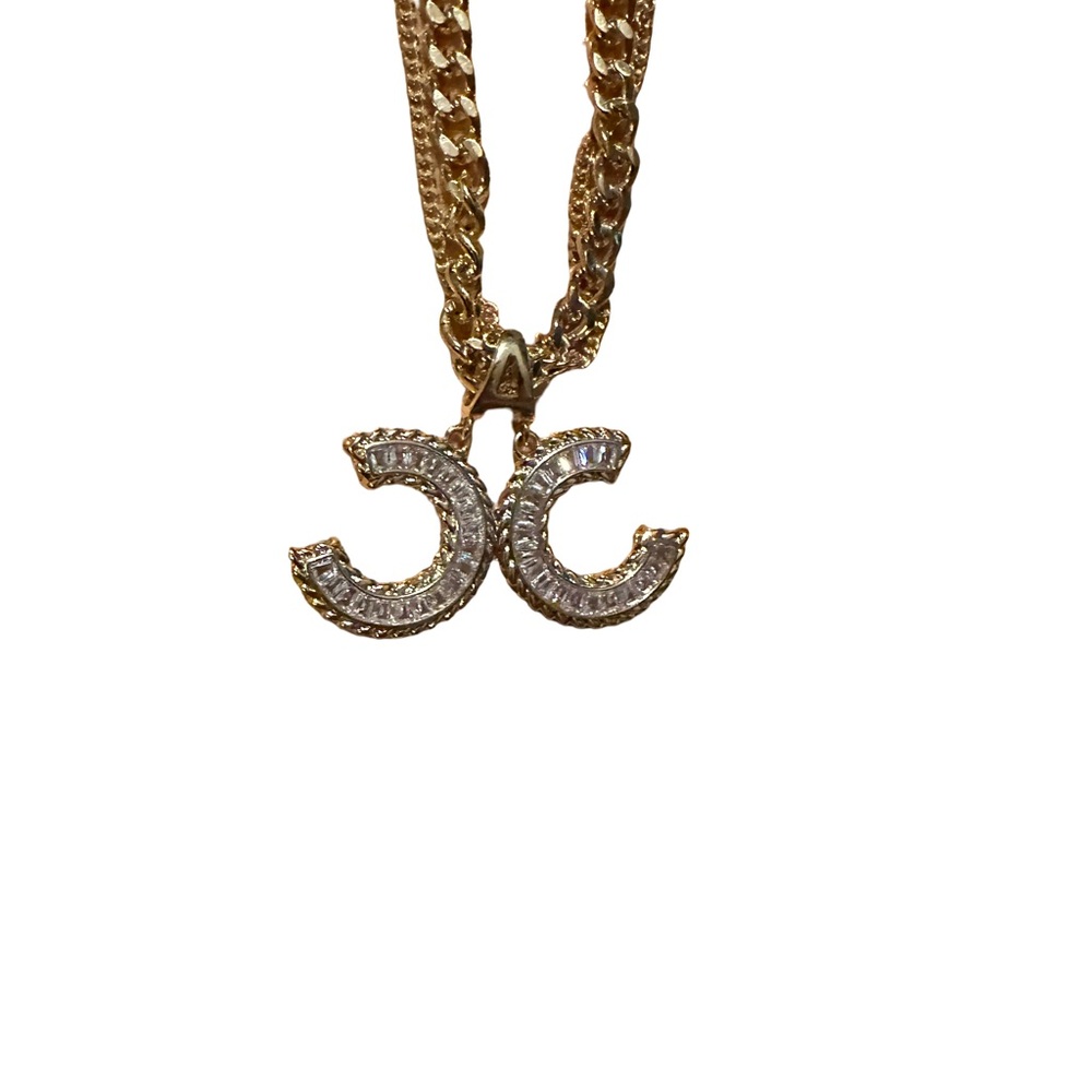 Gold Pendant Necklace